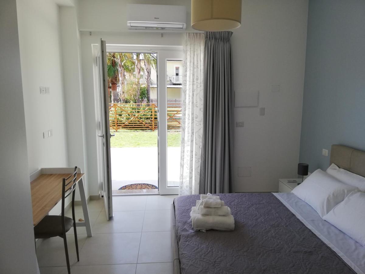 Assteas Rooms 帕埃斯图姆 外观 照片