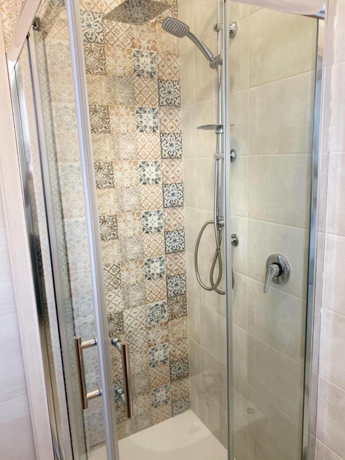 Assteas Rooms 帕埃斯图姆 外观 照片